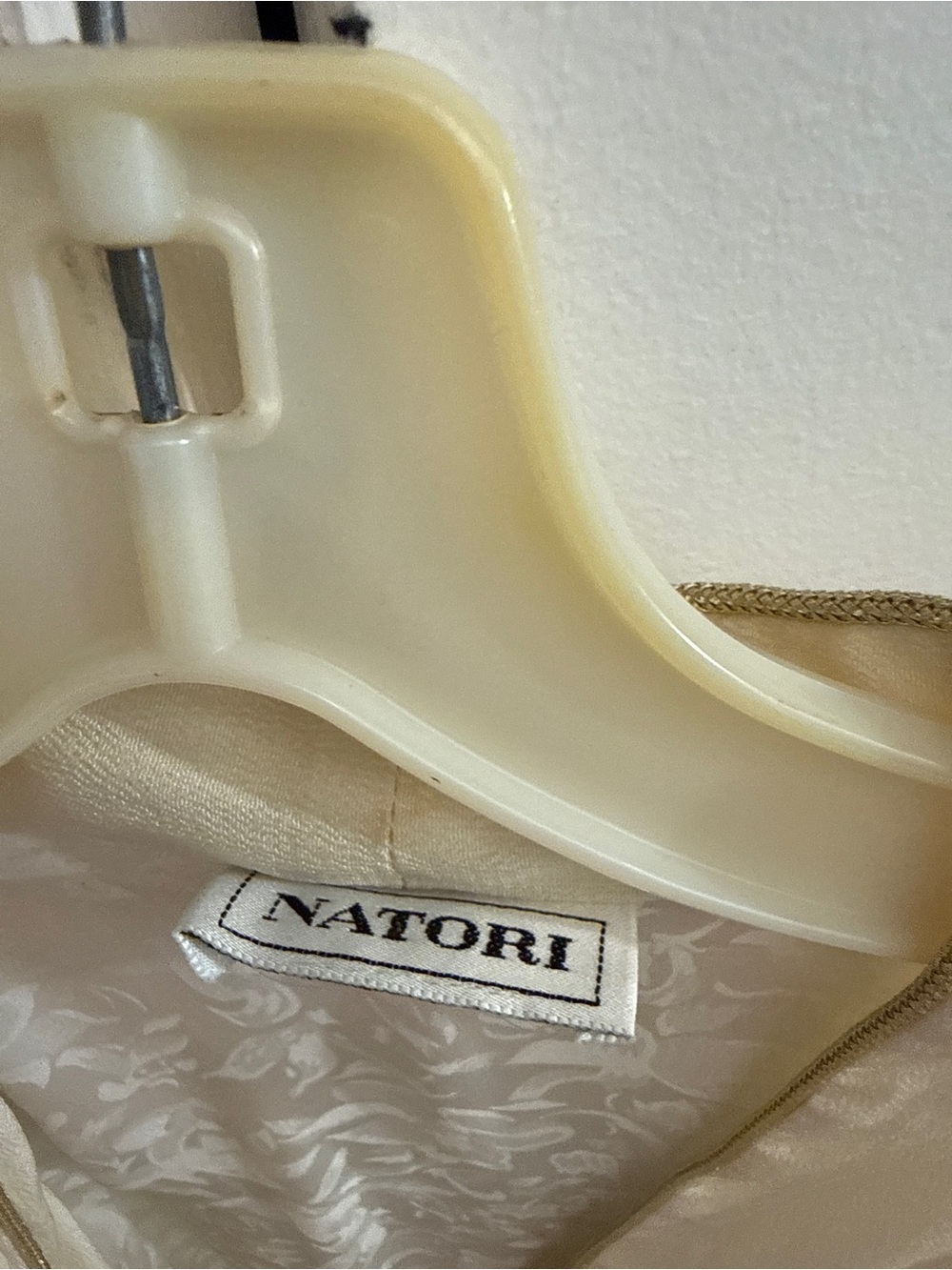 RARE‼️‼️Natori Satin Cream Slip Top with Jacquard Lining, lots of Details